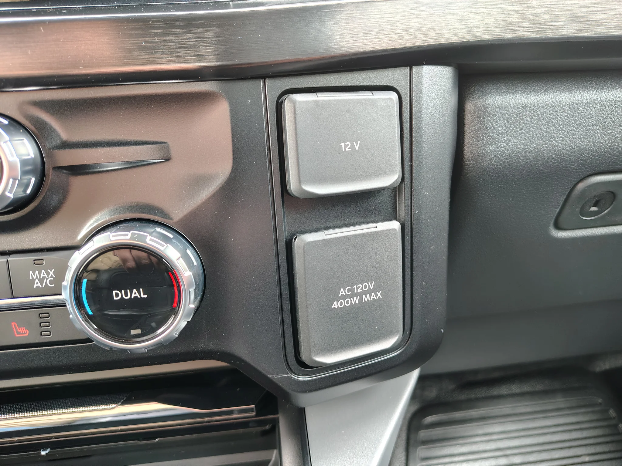 New 2027 Star White Metallic Tri-Coat Ford F-350® Lariat® image 25