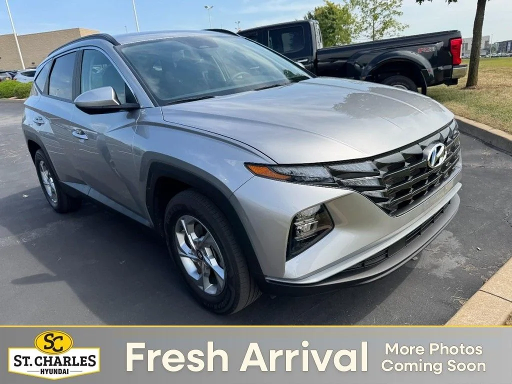 Used 2024 Silver Hyundai SEL image 1
