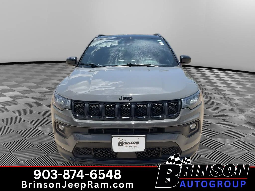 Used 2023 Grey Jeep Altitude image 2