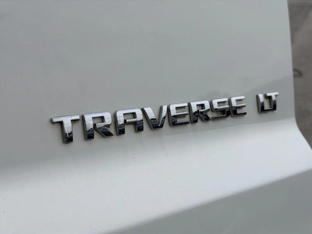 Used 2011 White Chevrolet LT image 23