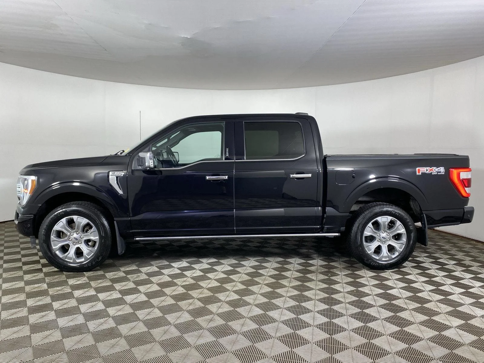 Used 2023 Agate Black Ford Platinum image 4