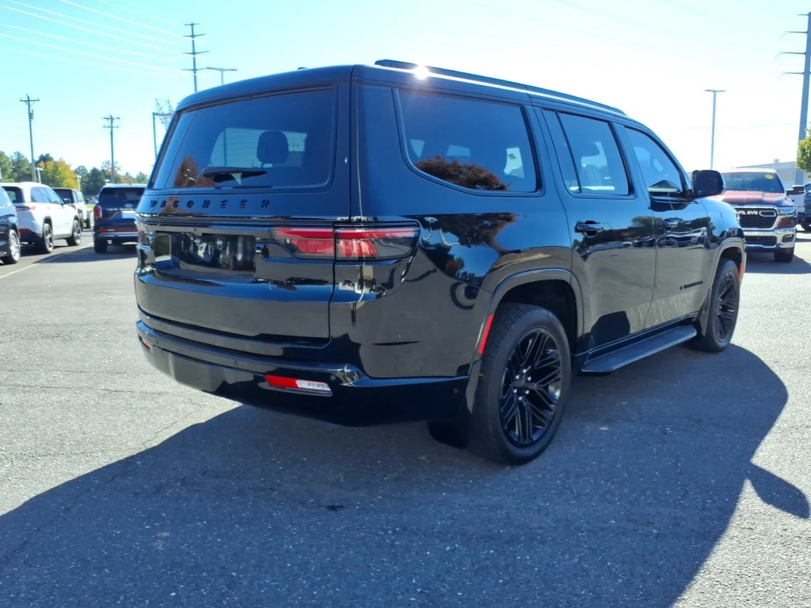 Used 2023  JEEP SERIESII image 2