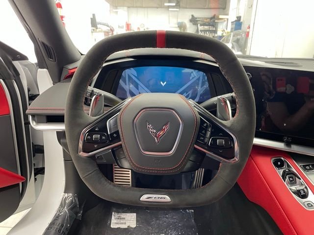 2025 Chevrolet Corvette 2LZ - Photo 11