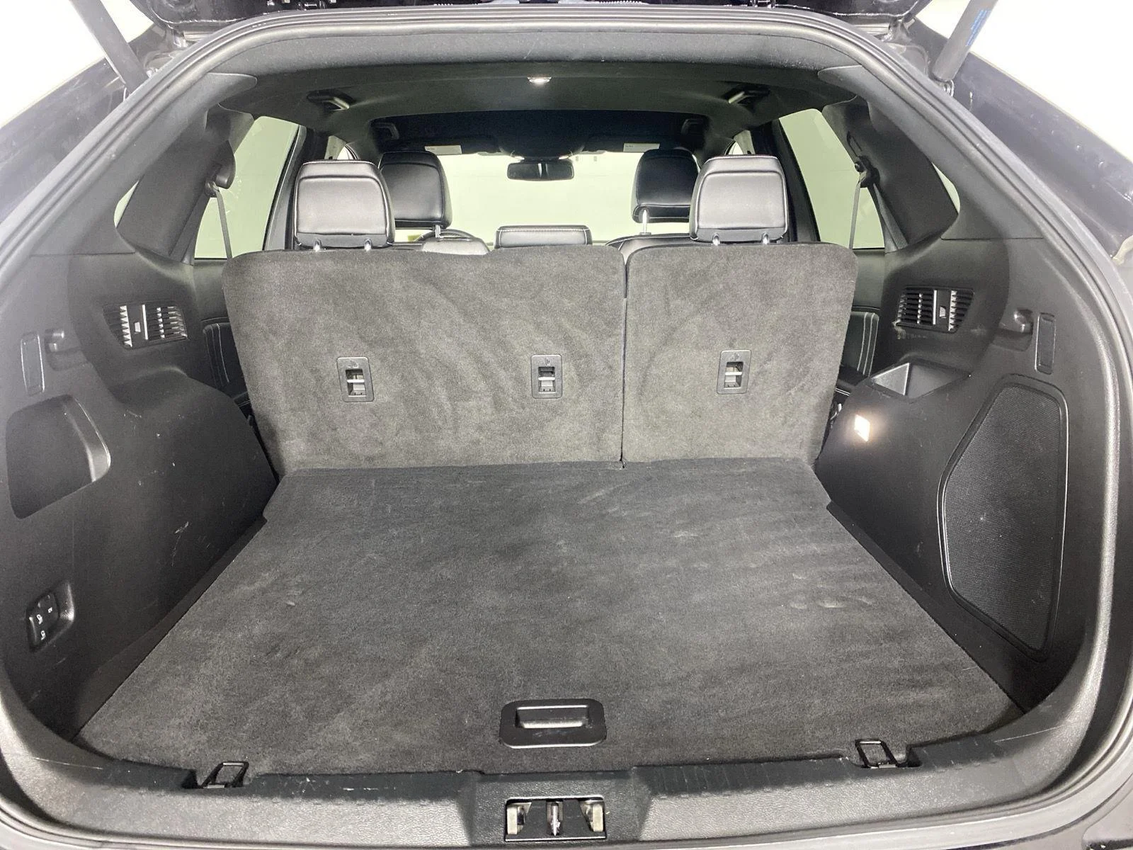 Used 2023 Agate Black Ford ST image 34