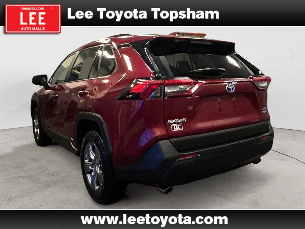 Used 2023 Pearl Toyota Hybrid XLE image 3