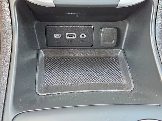 Used 2024 White GMC SLE image 28