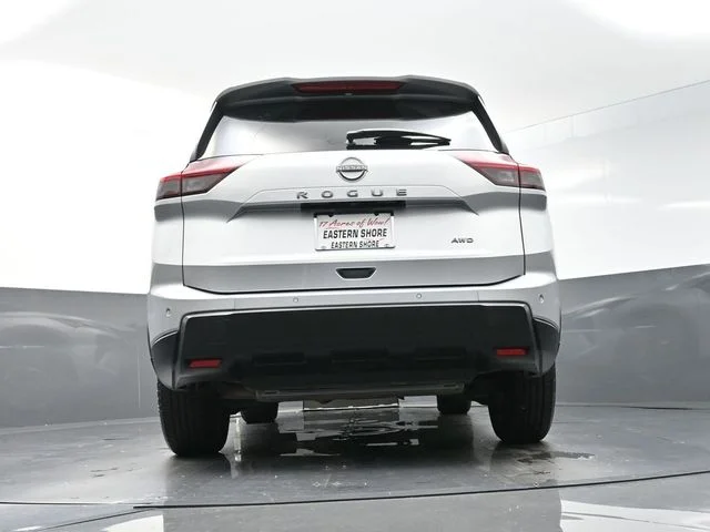 Used 2025 Silver Nissan SV image 37