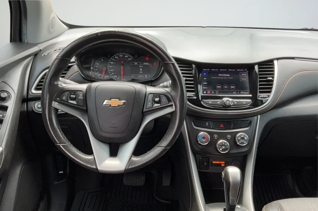 Used 2022 White Chevrolet LT image 13