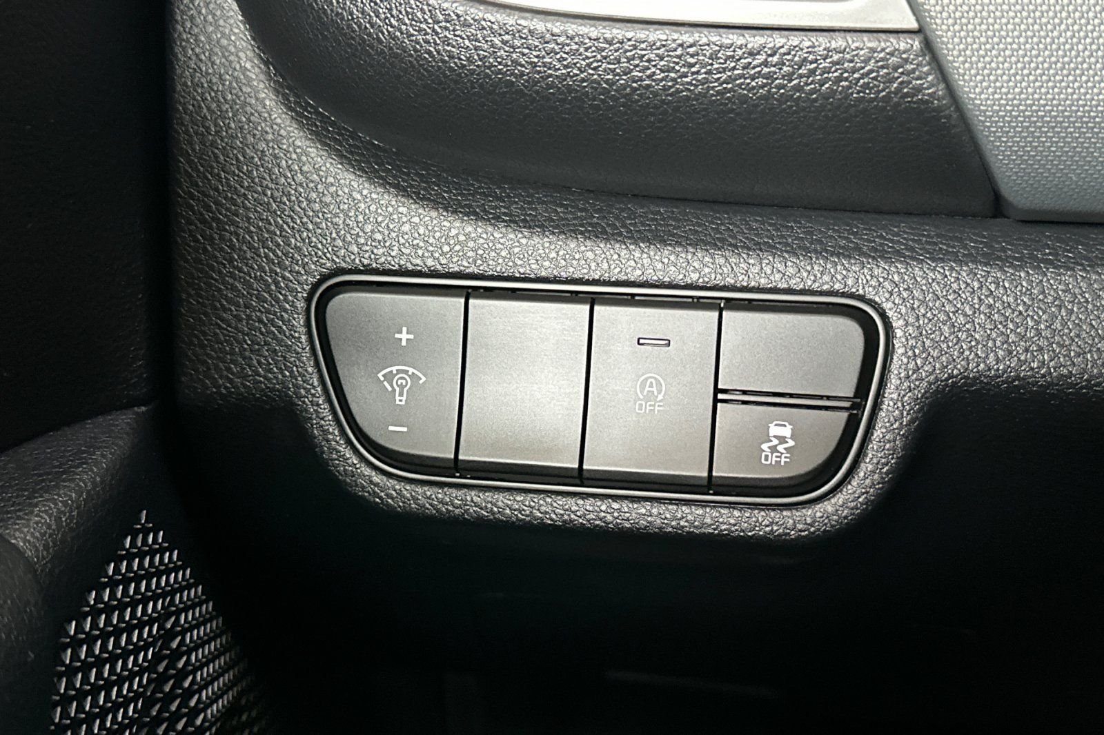 Used 2026 White Kia LX image 29