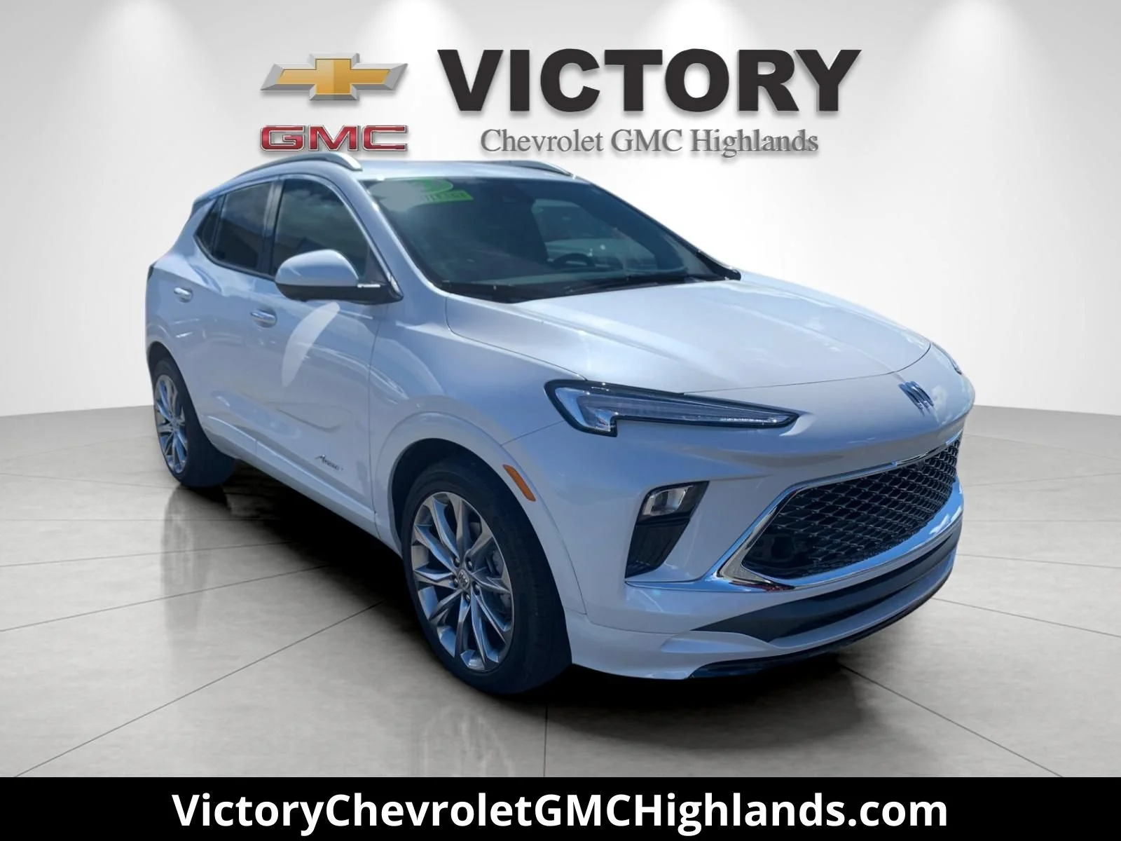Used 2024 White Frost Tricoat Buick Avenir image 1