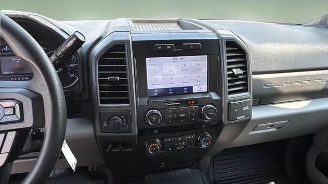Used 2020 White Ford XL image 27