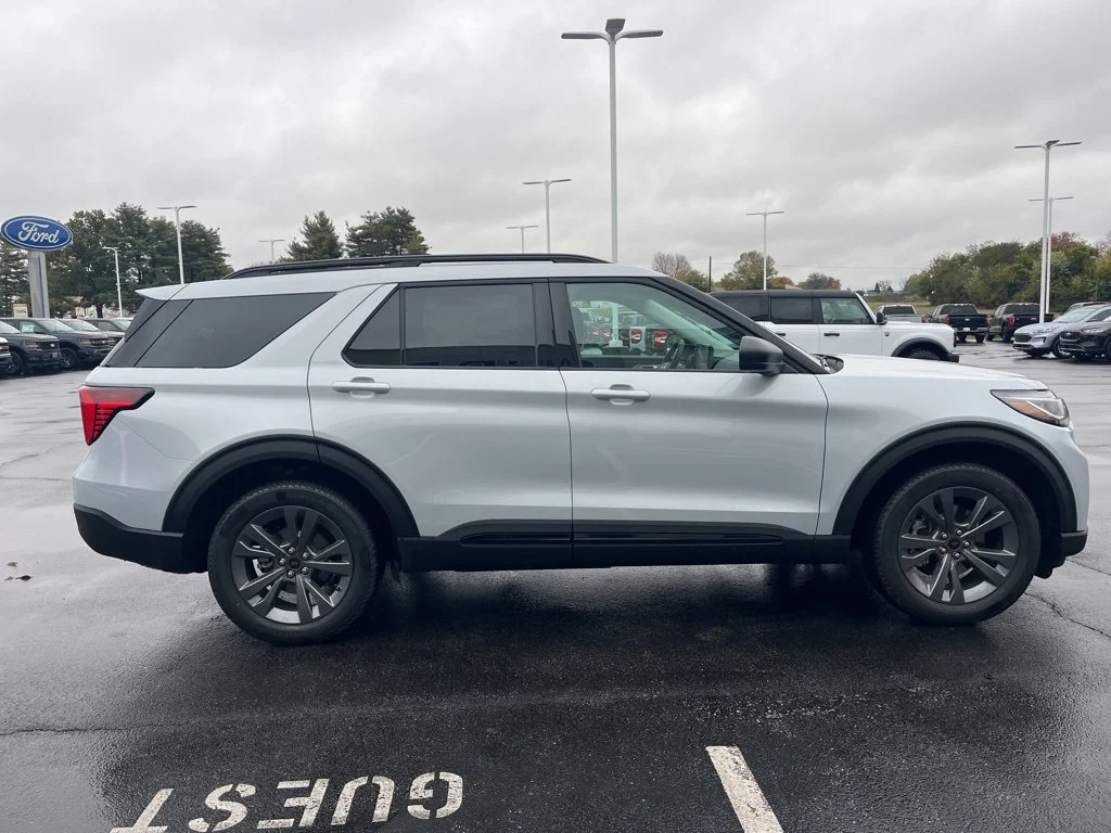 New 2026 Space White Metallic Ford Active image 6