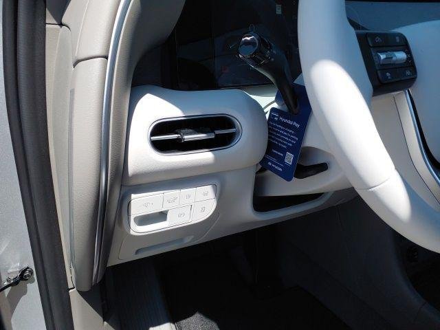New 2026 Silver Hyundai Blue SEL Premium image 20