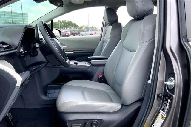 Certified Pre-Owned 2022 Toyota SIENNA XLE