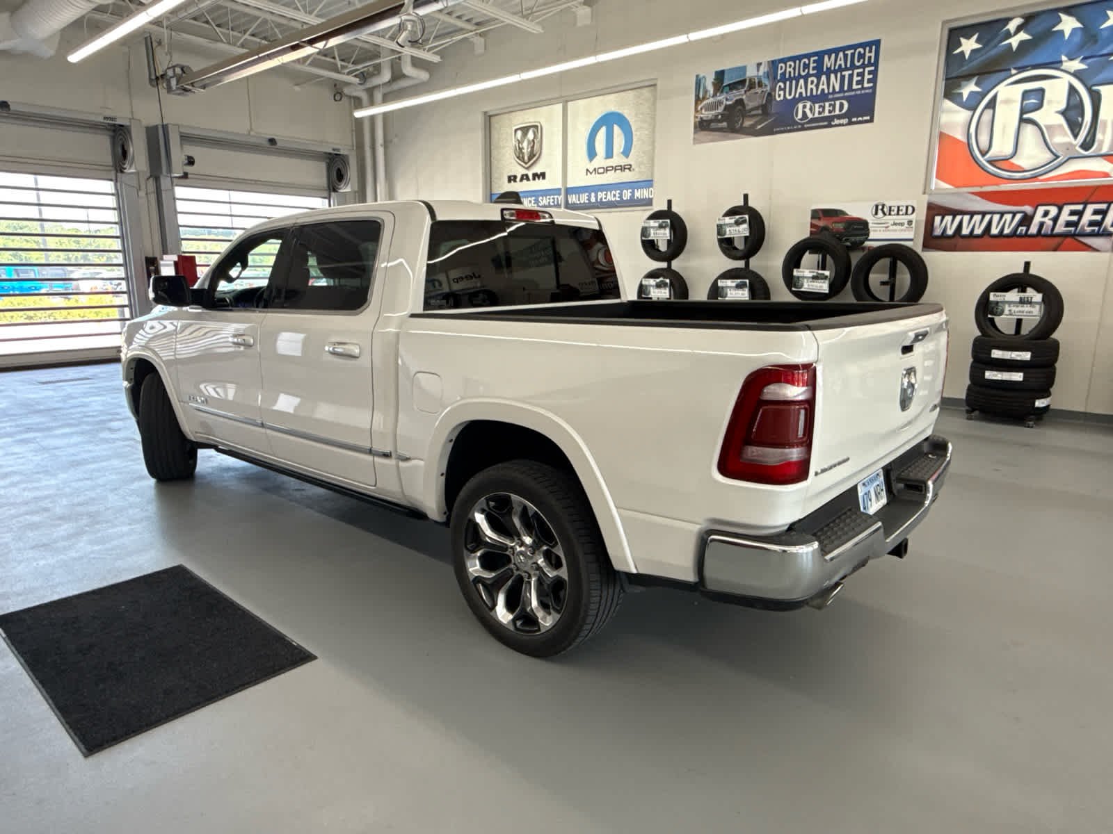 Used 2021 Ivory White Tri-Coat Pearlcoat Ram Limited image 6