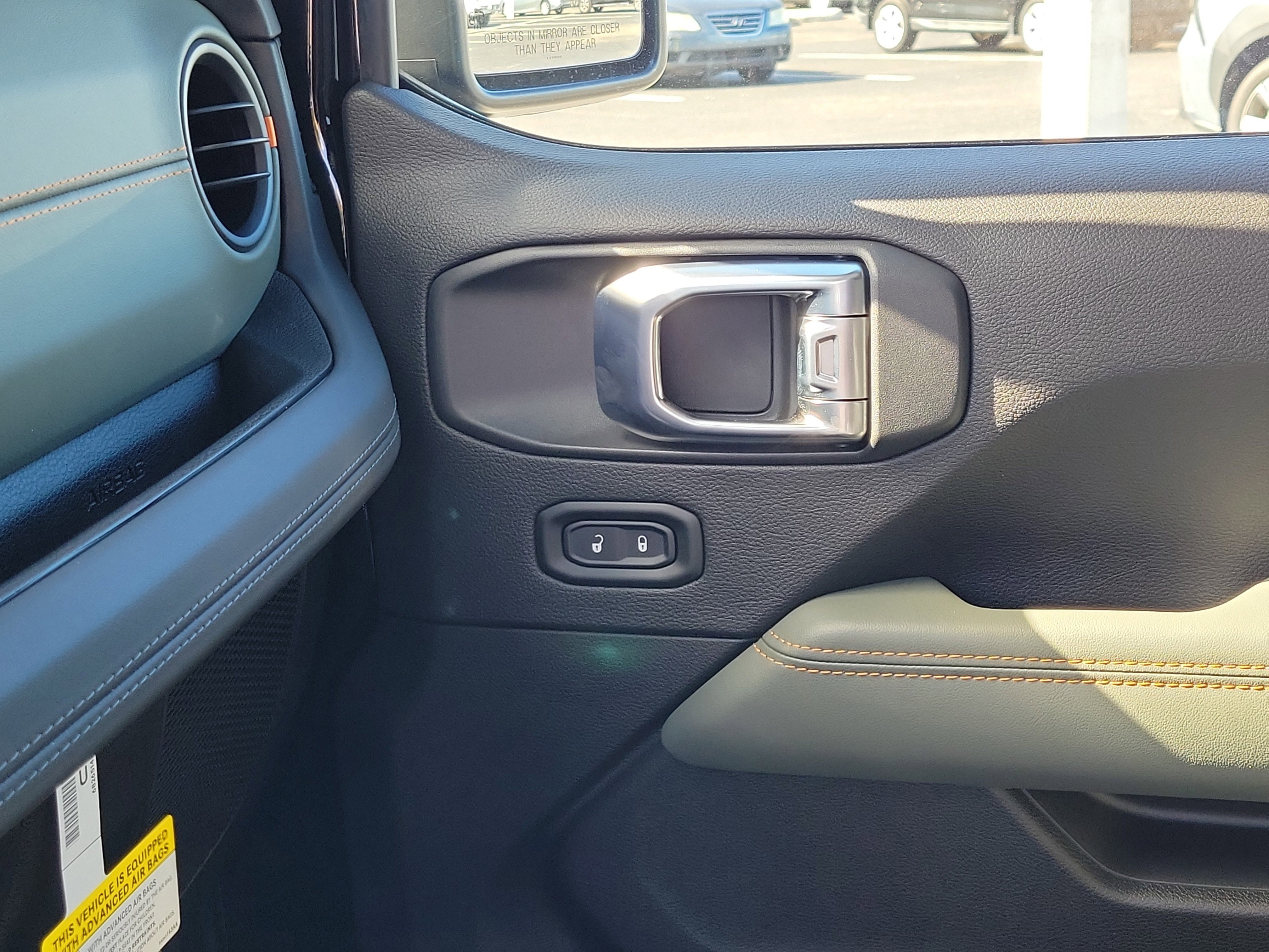 New 2026 Black Clear-Coat Exterior Paint Jeep Mojave image 21
