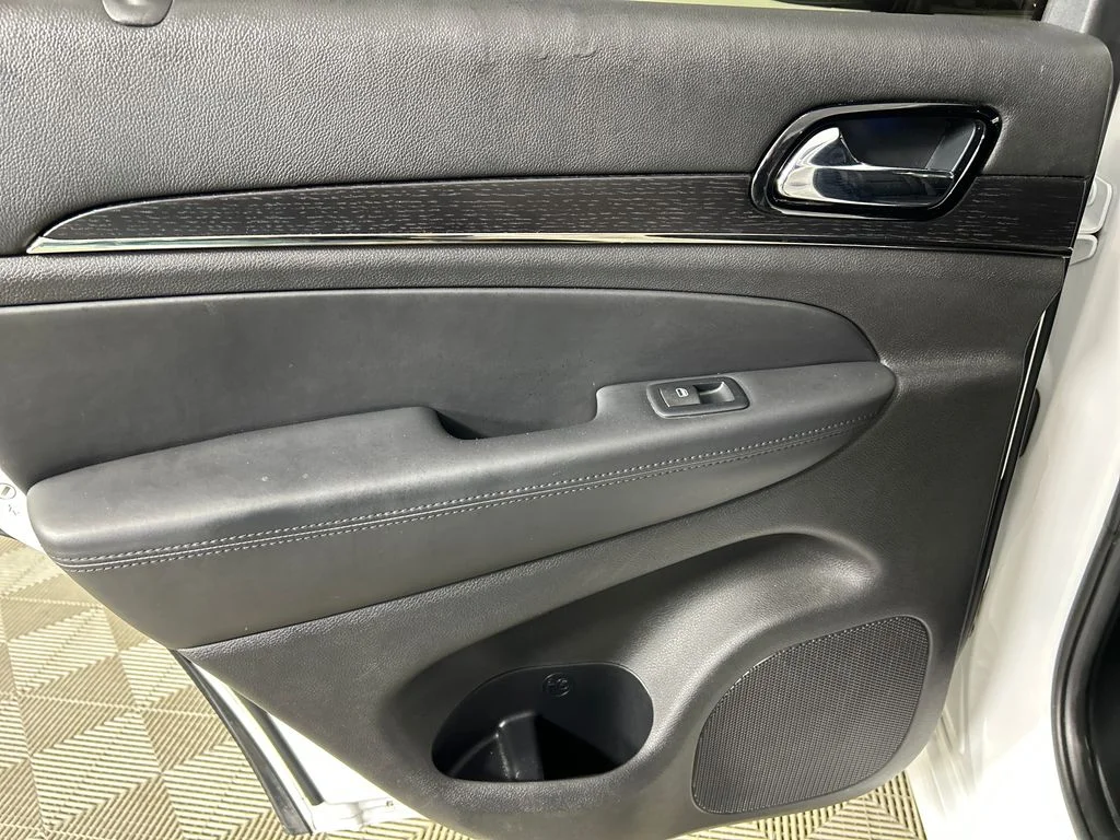 Used 2020 White Jeep Overland image 16