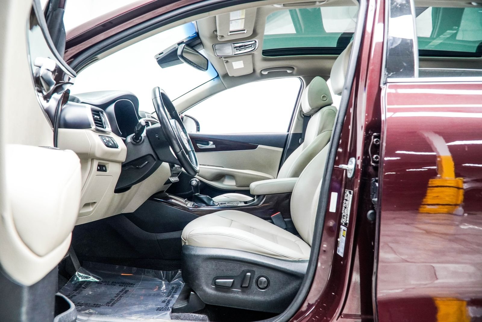 Used 2018 Purple Kia EX image 37
