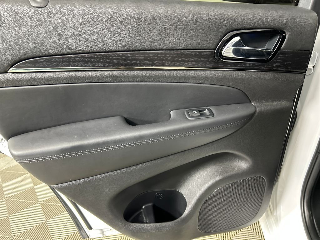Used 2020 White Jeep Overland image 16
