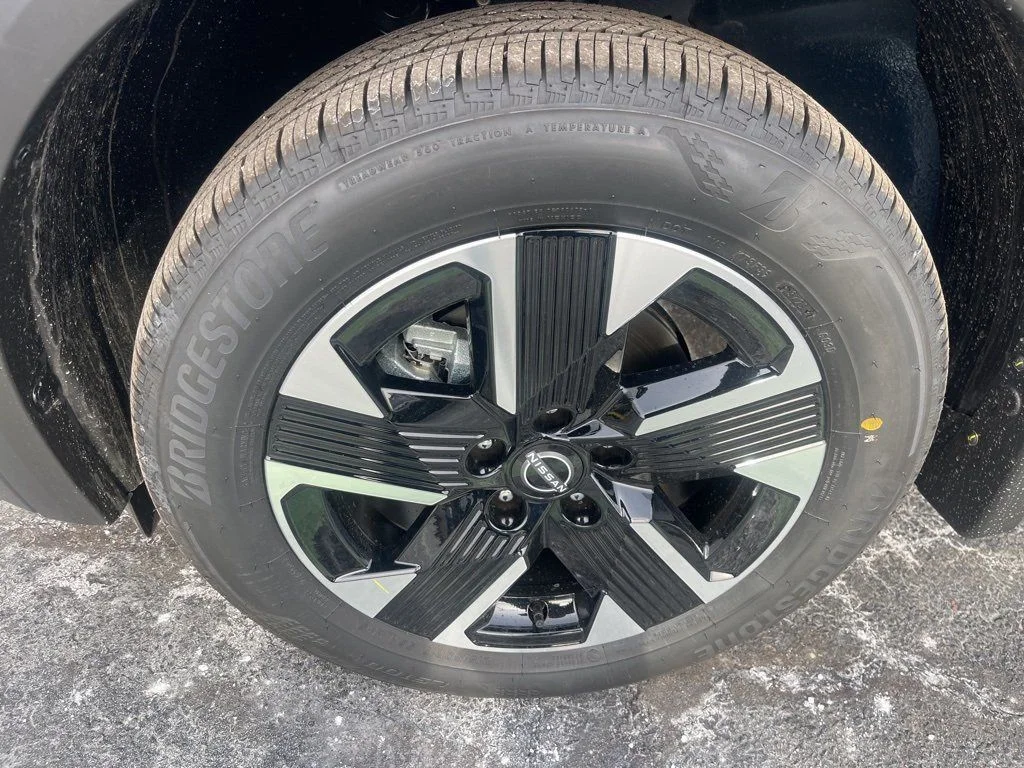 Used 2025 Blue Nissan SV image 28