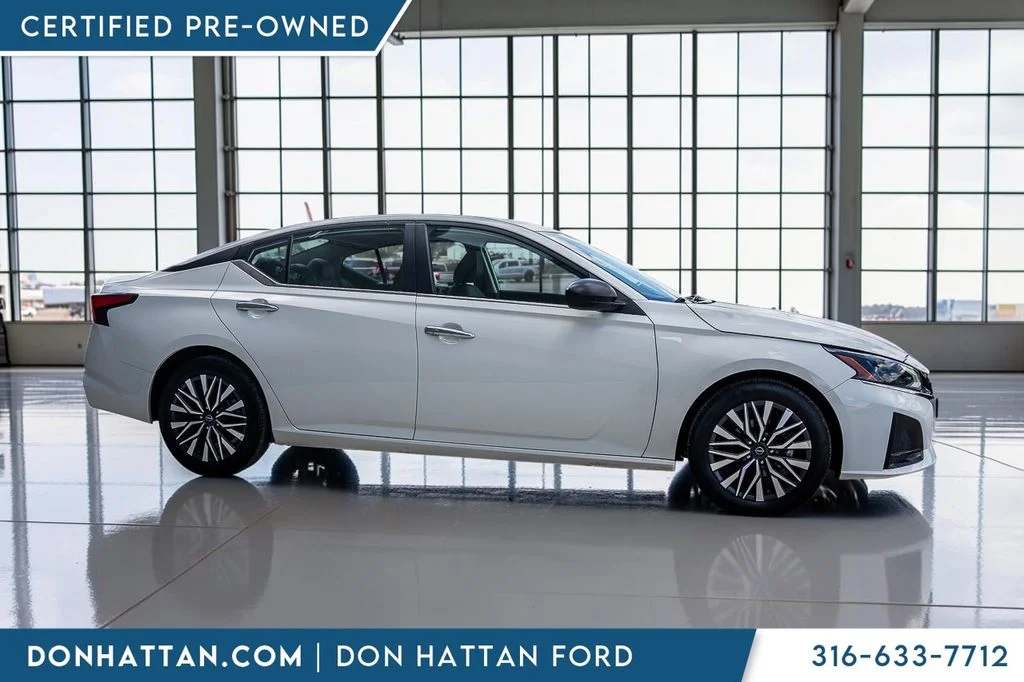 2025 Nissan Altima SV - Photo 31