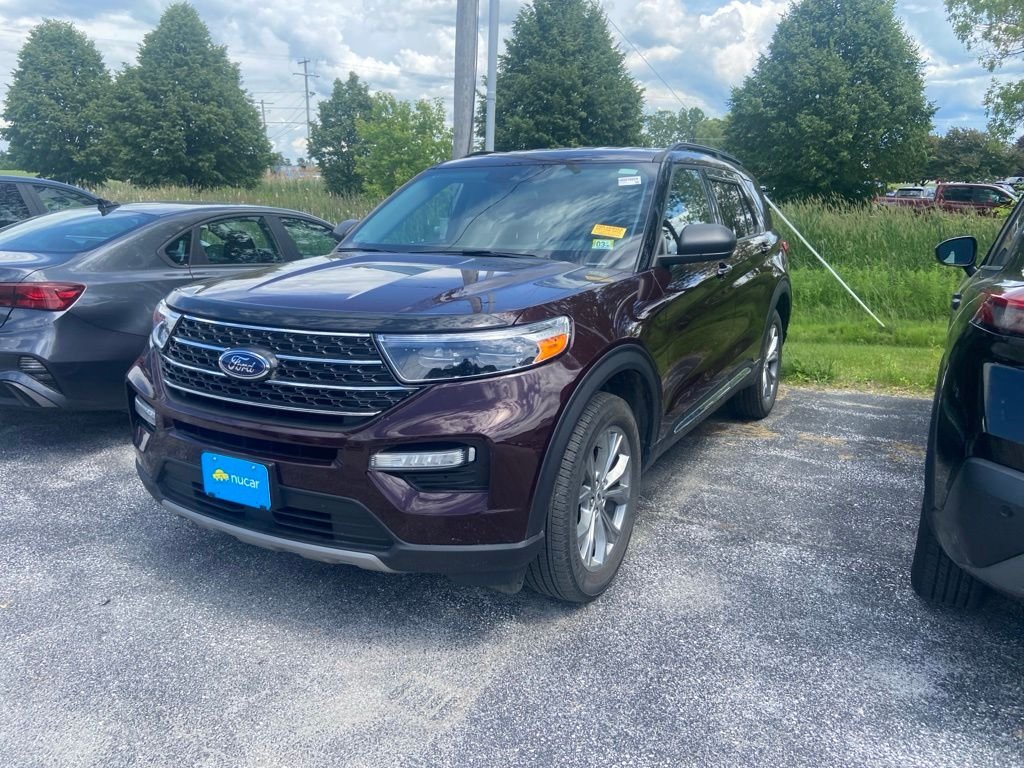 Used 2023 Red Metallic Ford XLT image 3