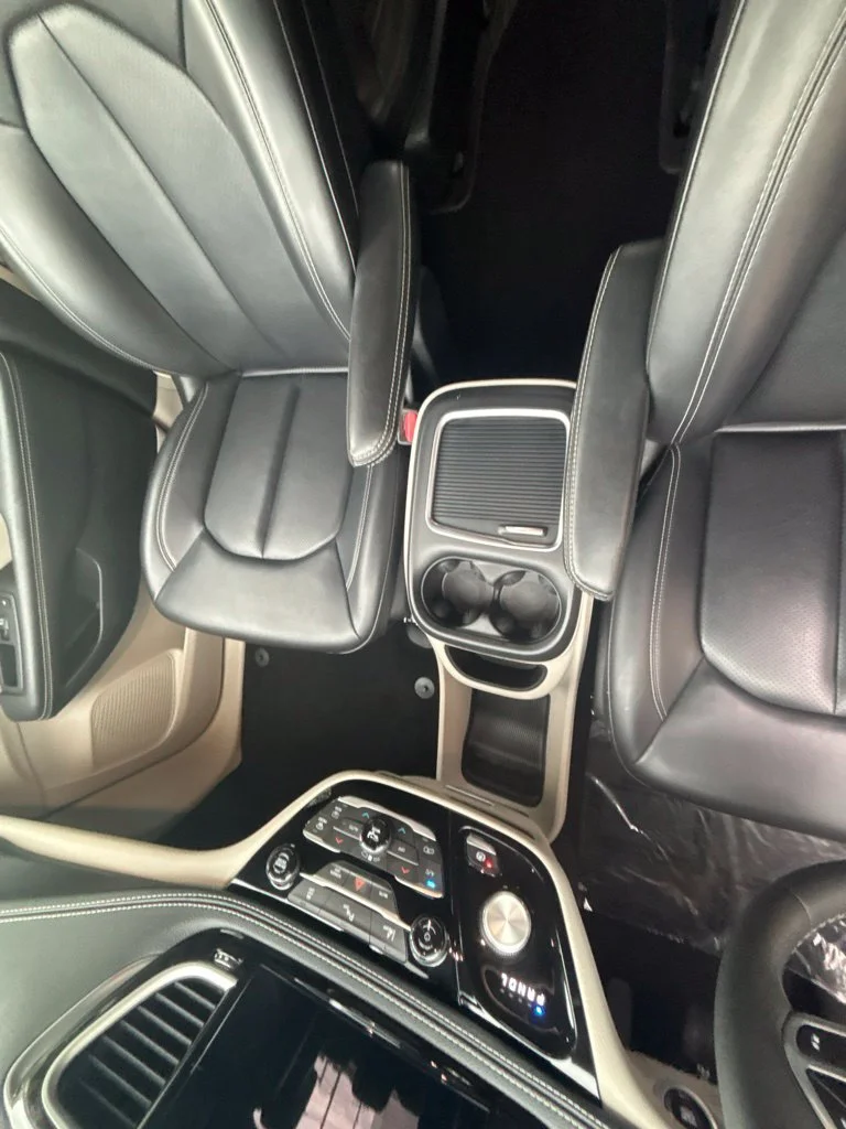 Used 2023 Black Chrysler Touring L image 15
