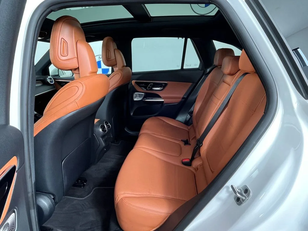 Used 2025  Mercedes-Benz GLC 300 image 21