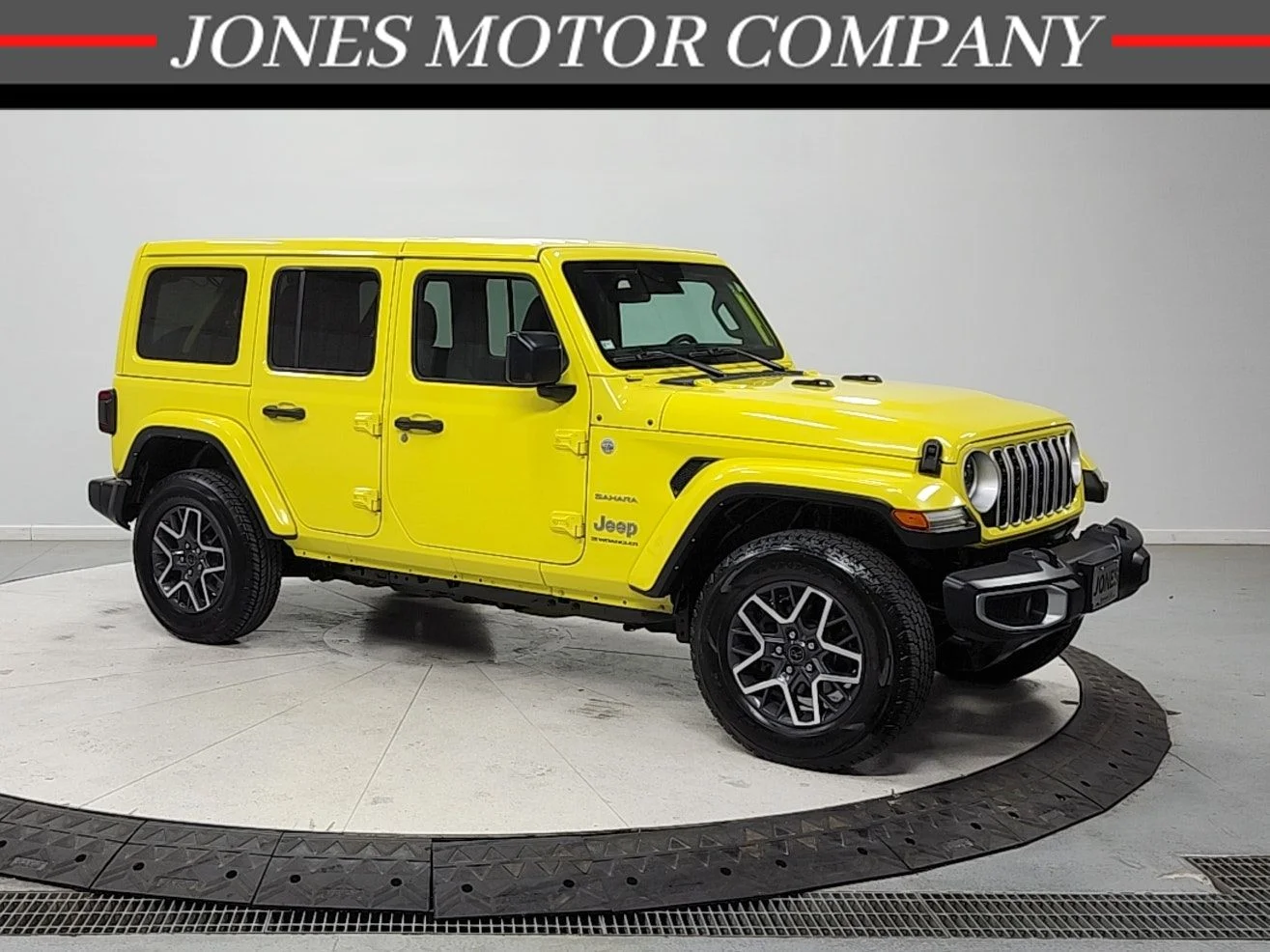 2024 Jeep Wrangler Sahara's photo