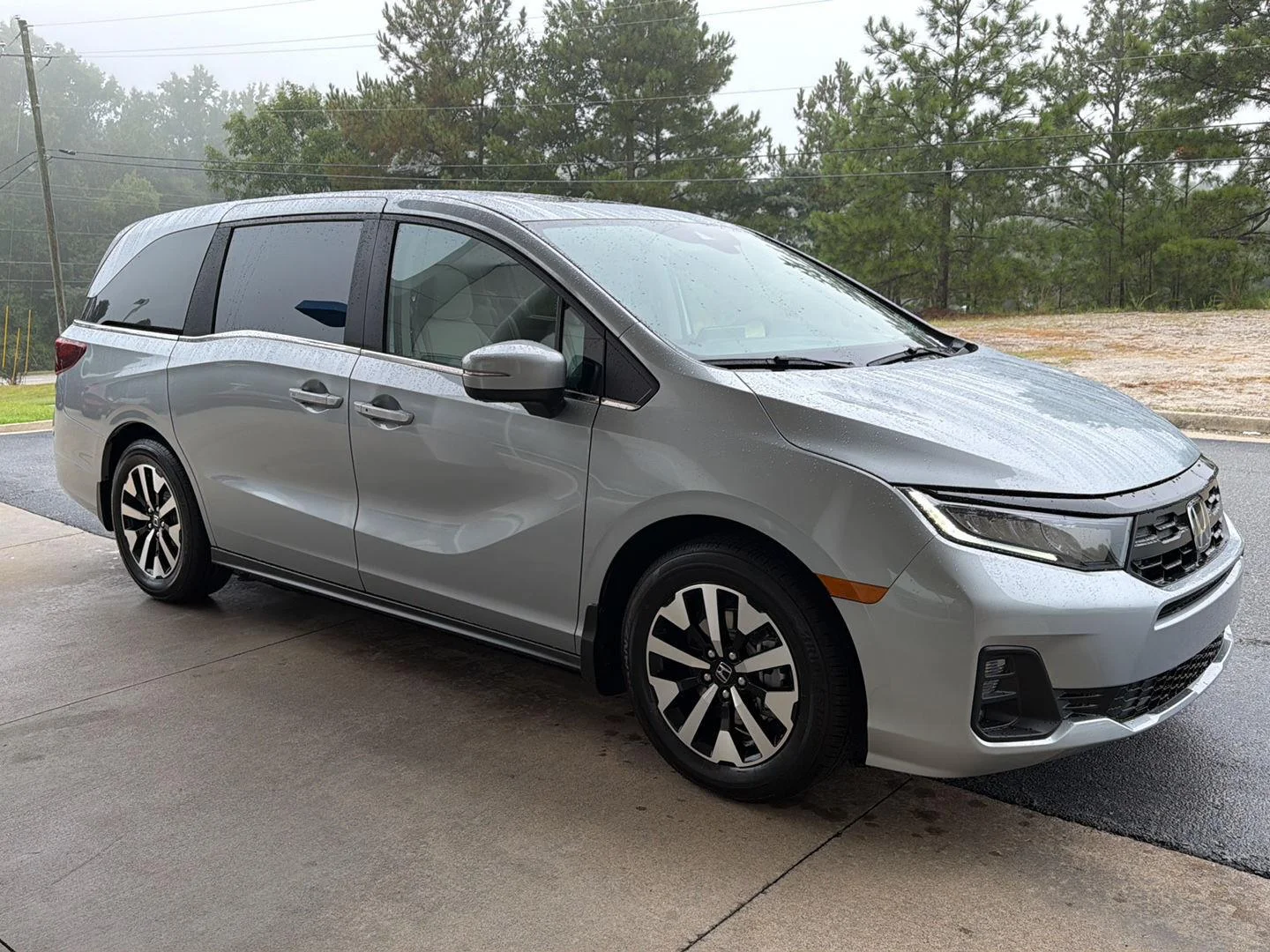 New 2026 Solar Silver Metallic Honda EX-L image 8