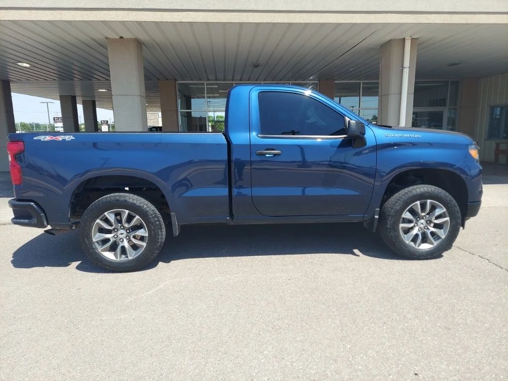 Used 2022 Blue Chevrolet WT image 8