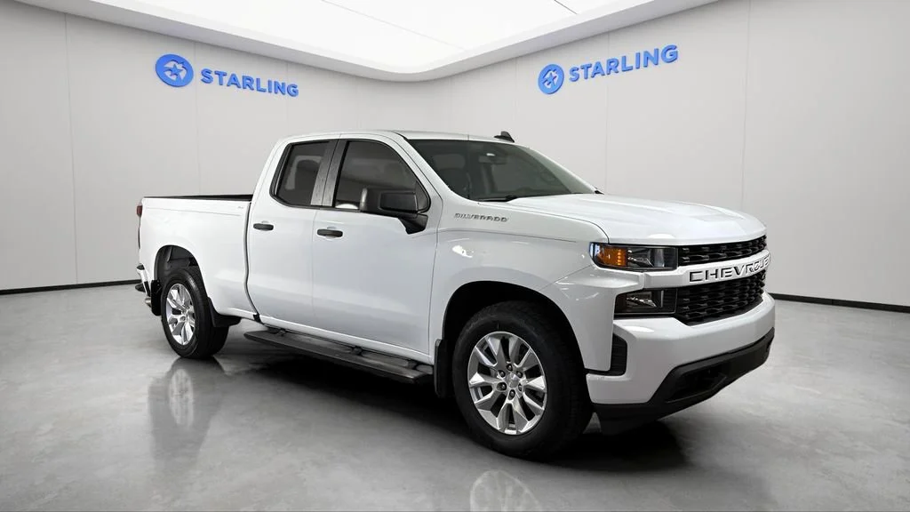 Used 2020 SUMMIT WHITE Chevrolet Custom image 14