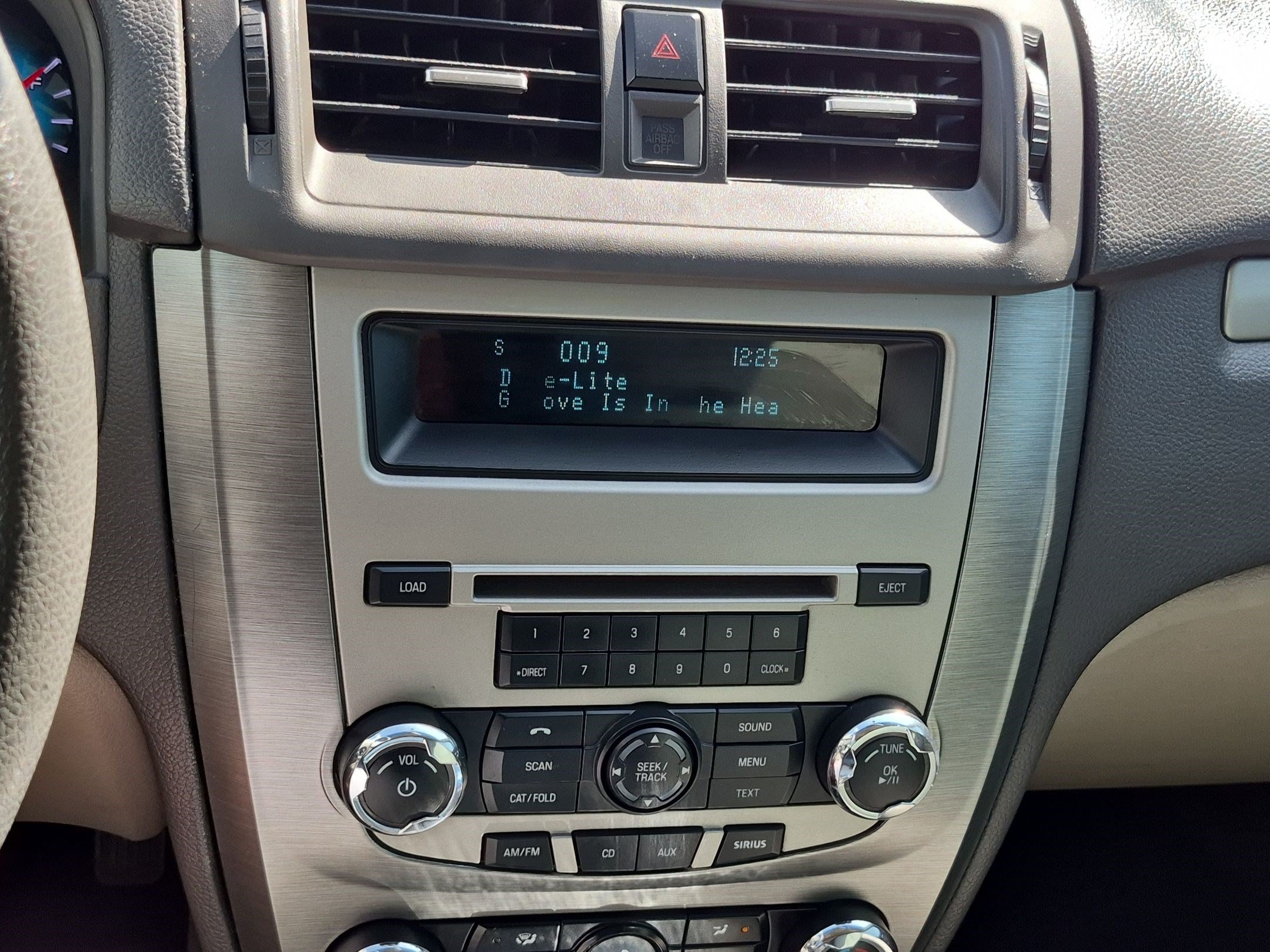 Used 2011 Sterling Gray Metallic Ford SE image 20