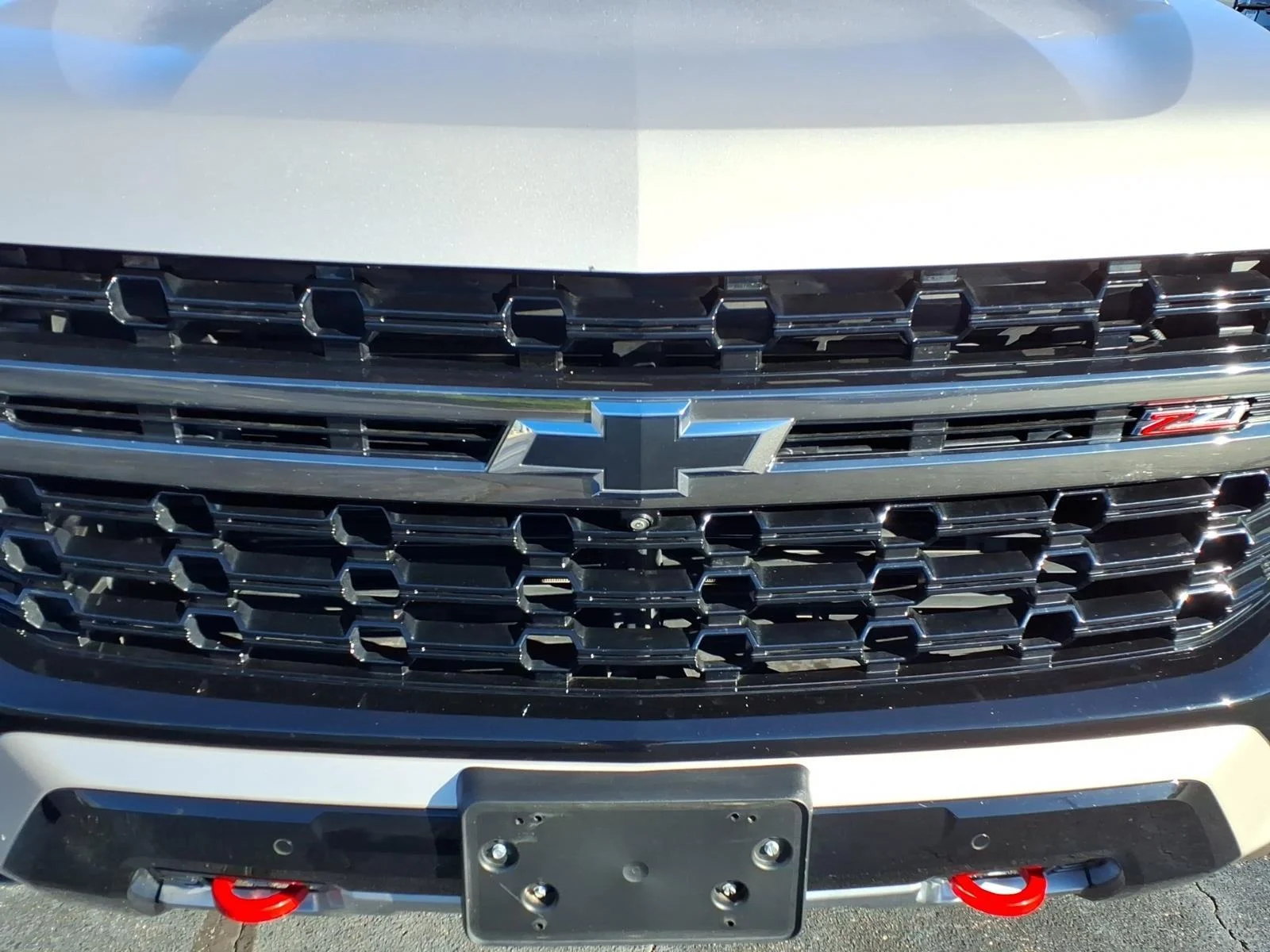 Used 2022 Empire Beige Metallic Chevrolet Z71 image 18