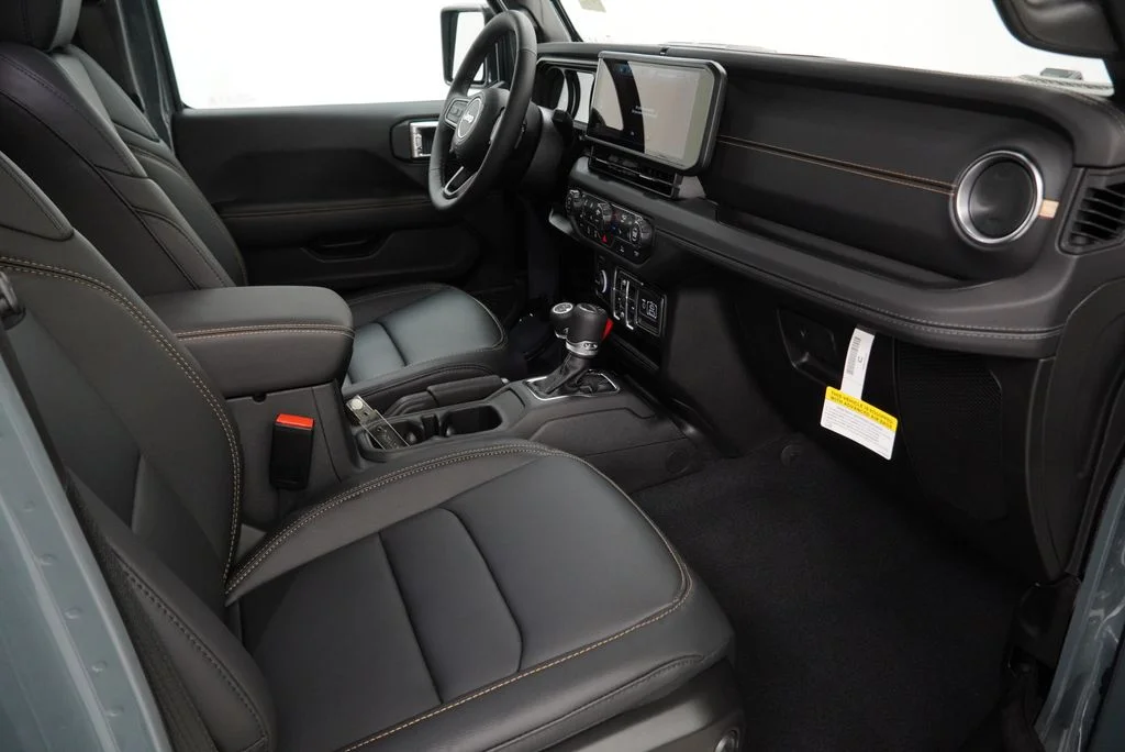 New 2026 Anvil Clear-Coat Exterior Paint Jeep Sahara image 35