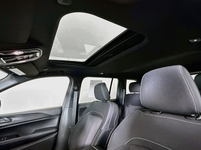 Used 2025 Red Jeep Laredo X image 21