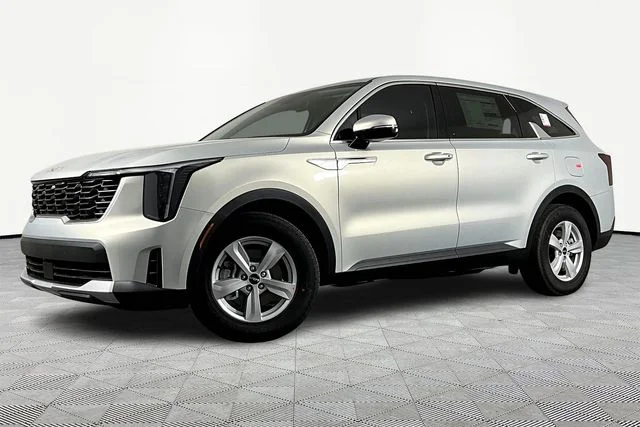 2026 Kia Sorento LX AT's photo