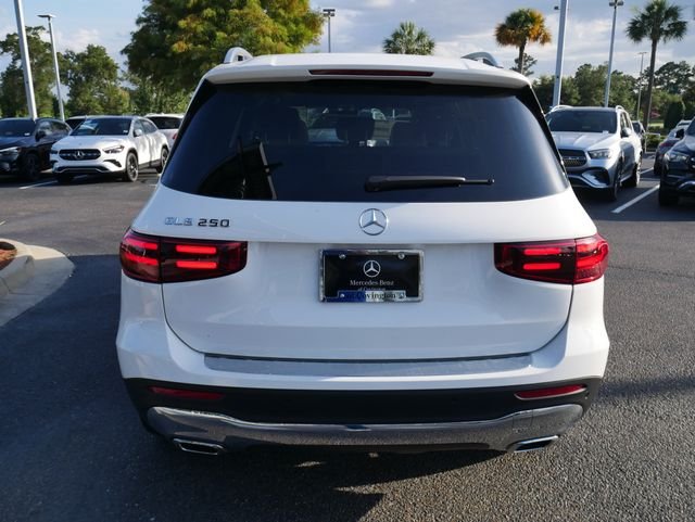 New 2026 Polar White Mercedes-Benz GLB 250 image 5