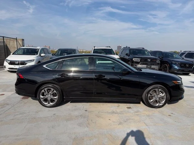 Used 2024 Gray Honda EX-L image 8