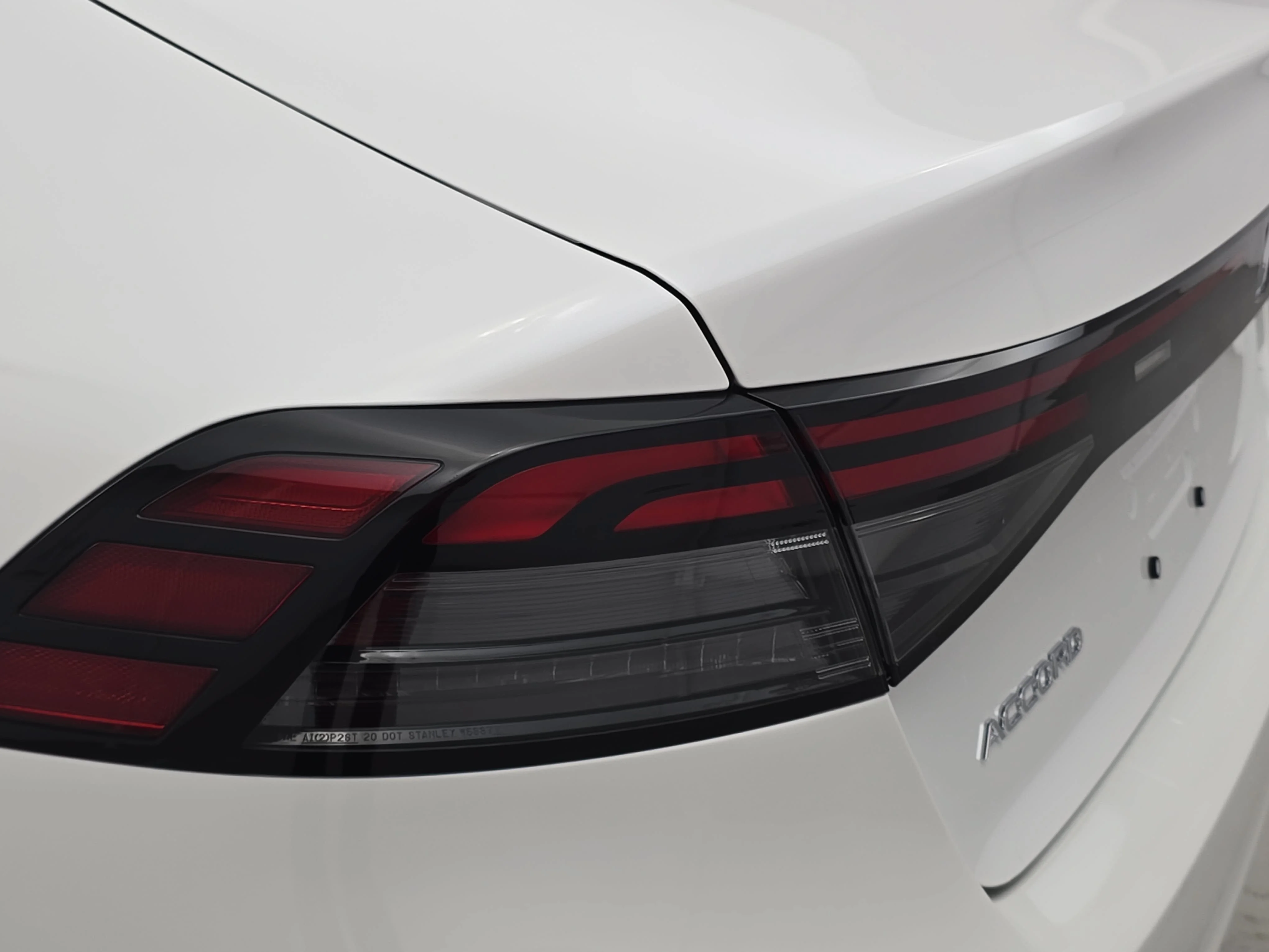 New 2026 Platinum White Pearl Honda LX image 32