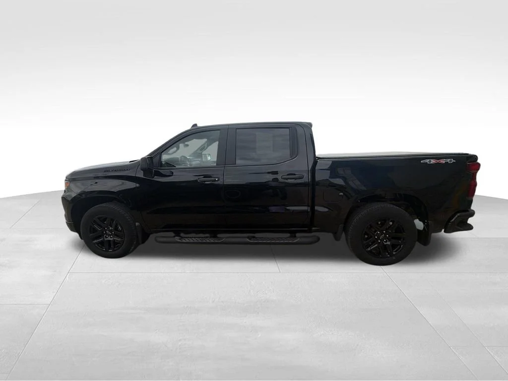 Used 2023 Black Chevrolet Custom image 4
