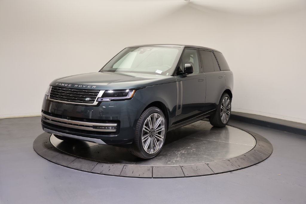 New 2027 Belgravia Green LAND ROVER SE image 1