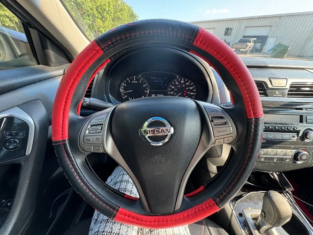 Used 2014 Black Nissan 2.5 S image 17