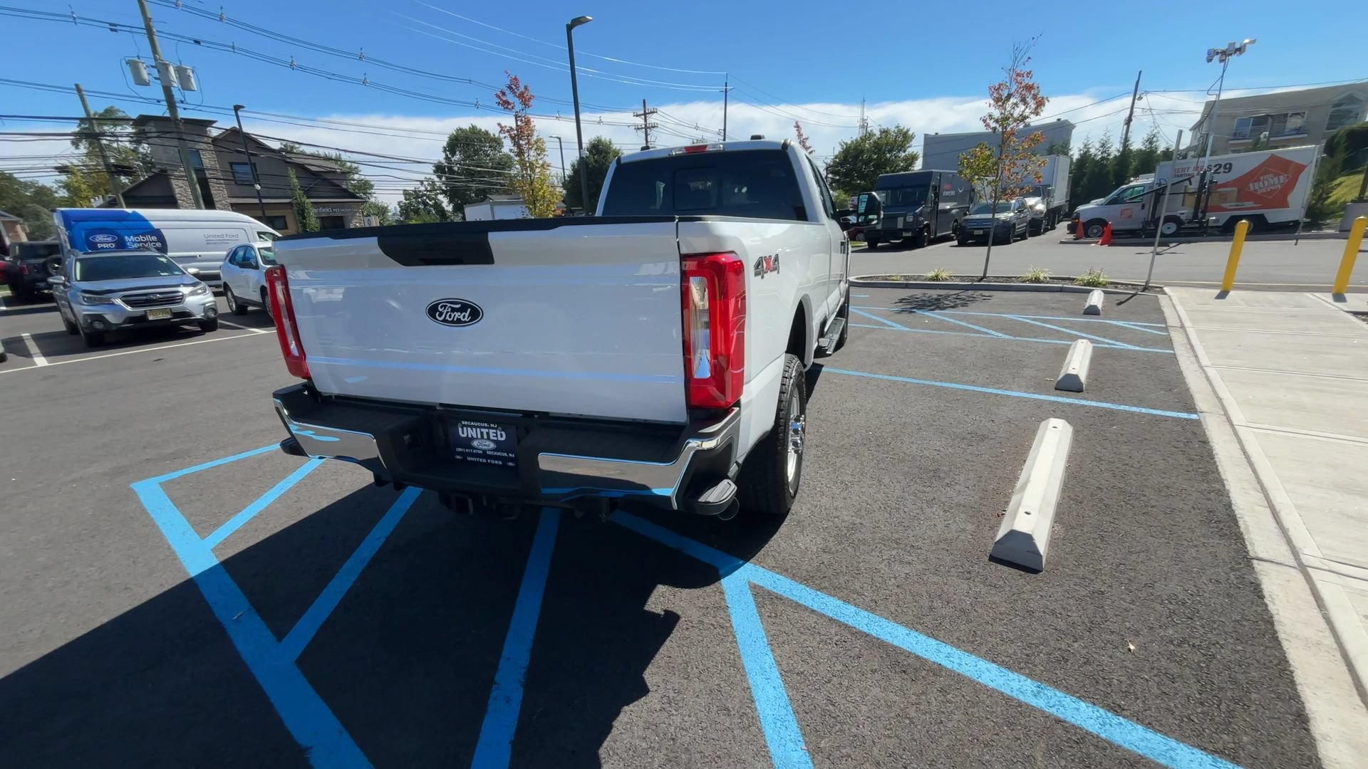 New 2027 Oxford White Ford F-350® XL image 8