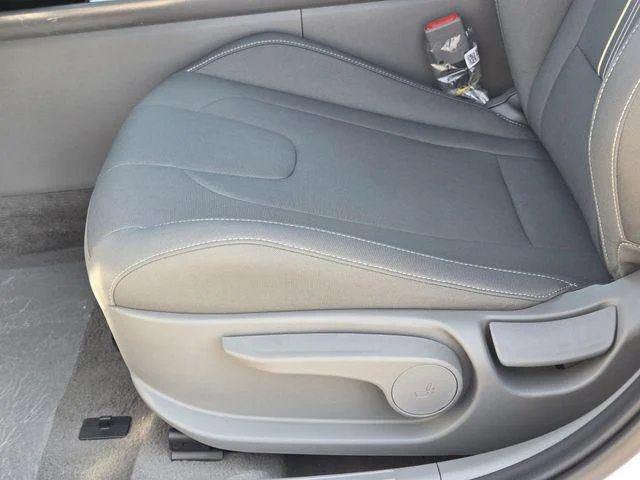 2025 Hyundai Elantra Blue - Photo 25