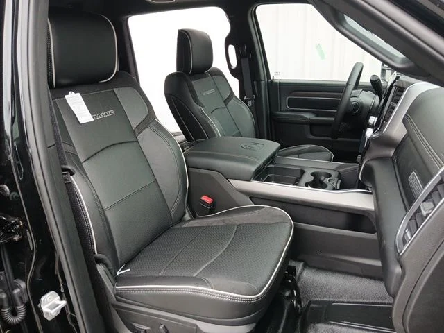 New 2026 Diamond Black Crystal Pearl-Coat Exterior Paint RAM Laramie image 28