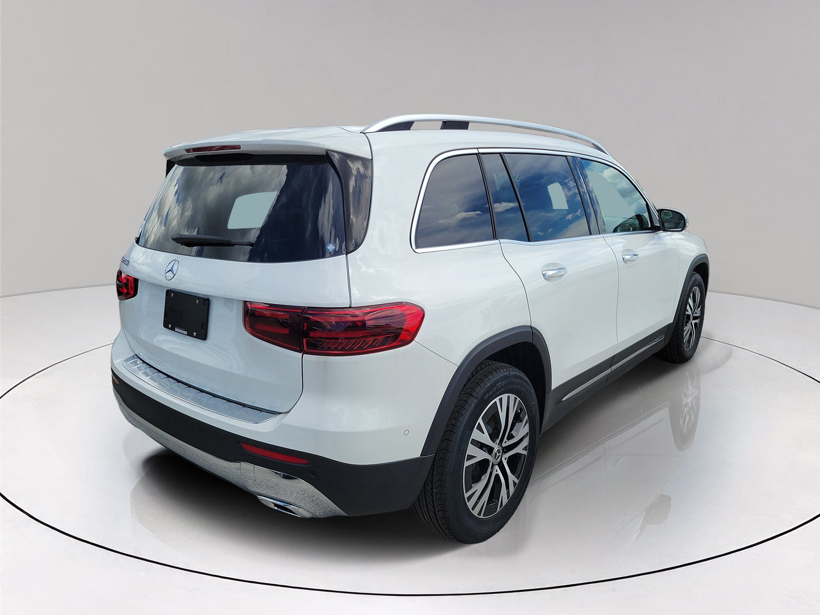 New 2026 Polar White Mercedes-Benz GLB 250 image 6