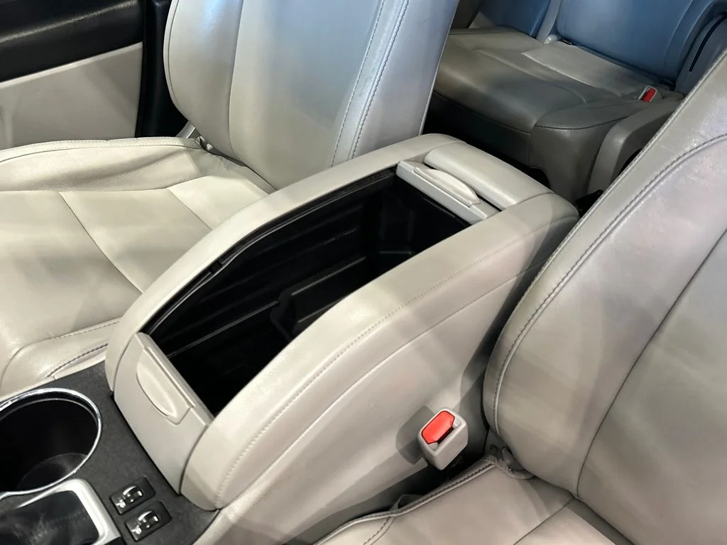 Used 2018 Gray Toyota XLE image 26