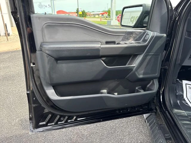 Used 2023 Black Metallic Ford XLT image 17