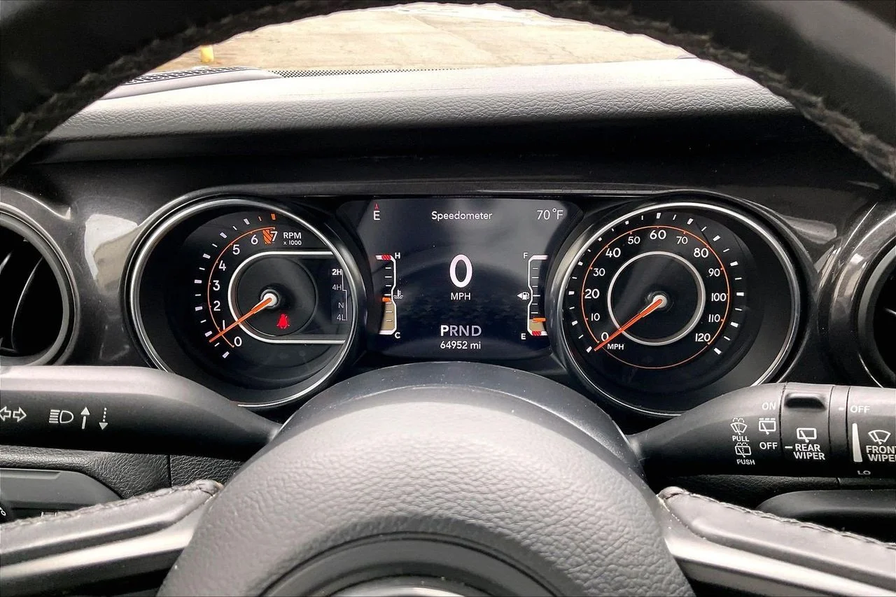 Used 2022 Gray Jeep Sport Altitude image 11